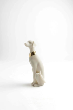 Escultura decorativa de perro en mármol