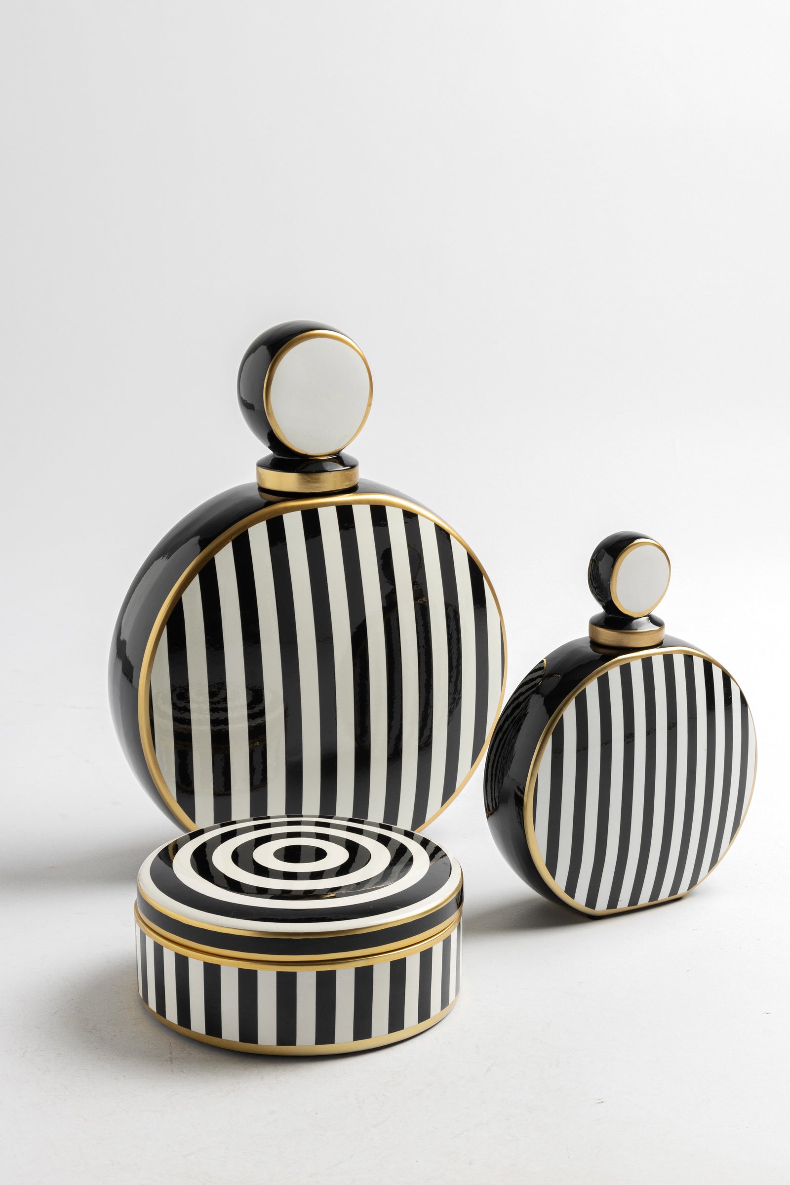 Decorativos en ceramica en forma de frascos