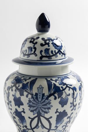 Jarrón de porcelana con motivos floreales